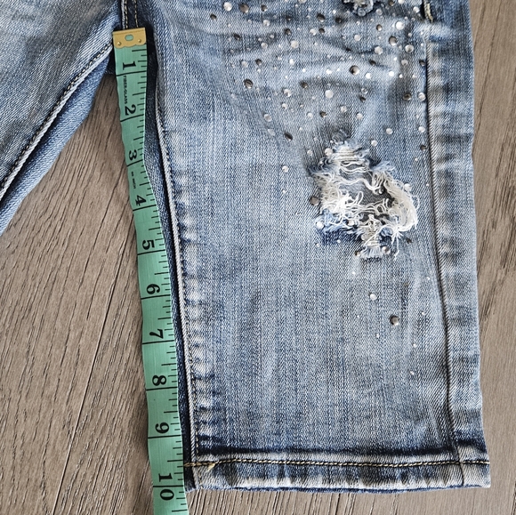 Bundle 5/$30              Jean shorts - Picture 4 of 7